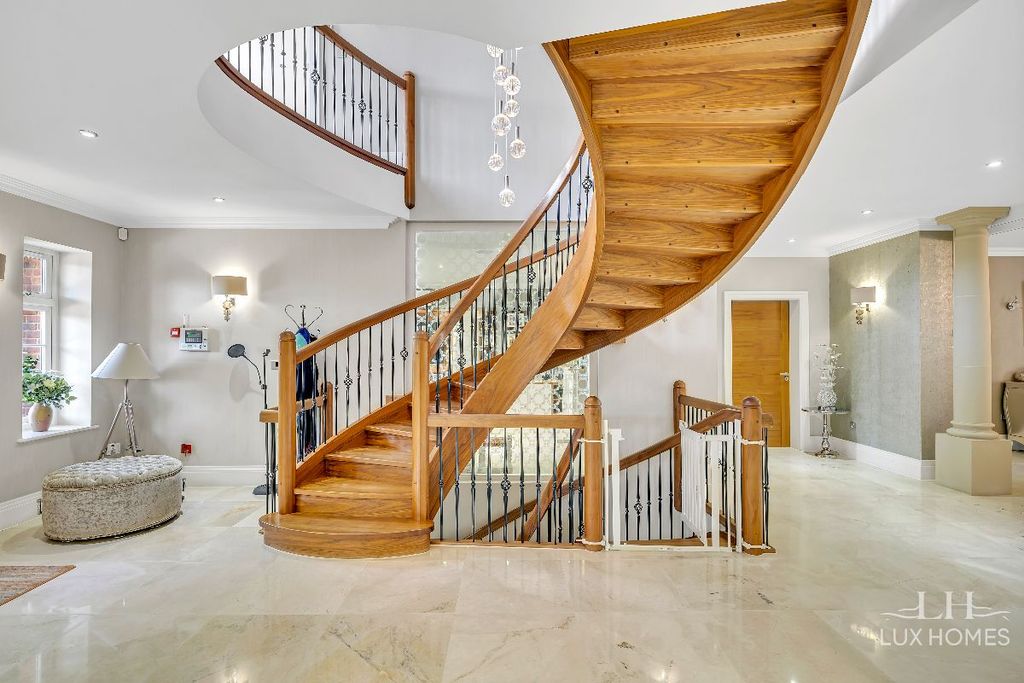 Additional image 17 of 7 bed detached house for saleParkstone Avenue, Emerson Park RM11