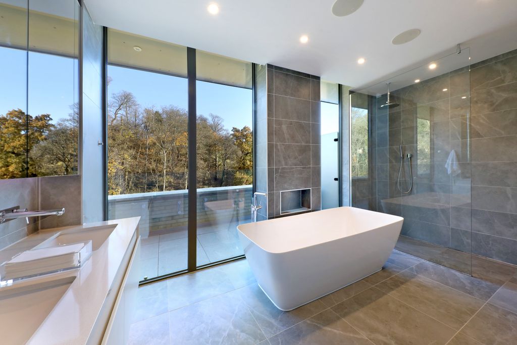 Additional image 17 of 4 bed flat for sale24 Glen Island Taplow, Maidenhead SL6