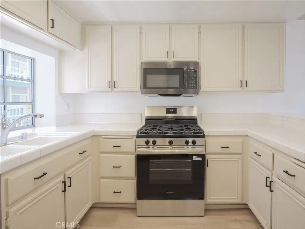 Additional image 57 of 1418 Brett Place #206, San Pedro, CA 90732
