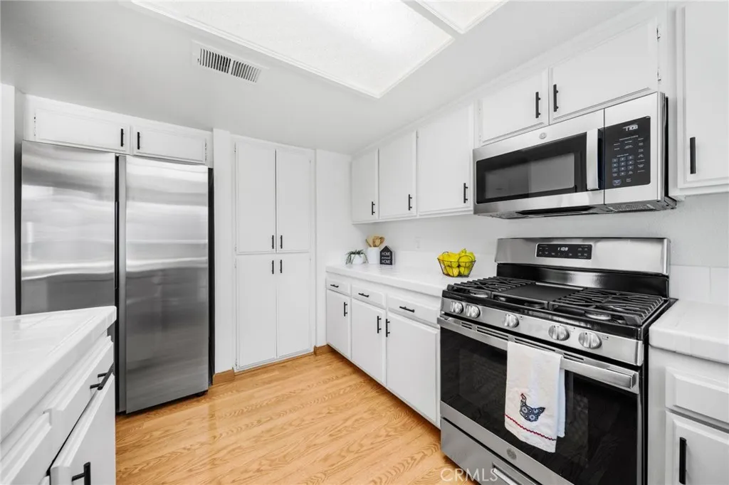 Additional image 8 of 961 E California Boulevard Unit 101, Pasadena, CA 91106