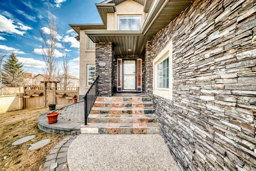 Additional image 2 of 602 Wentworth Place SW, Calgary, AB, T3H 4N8