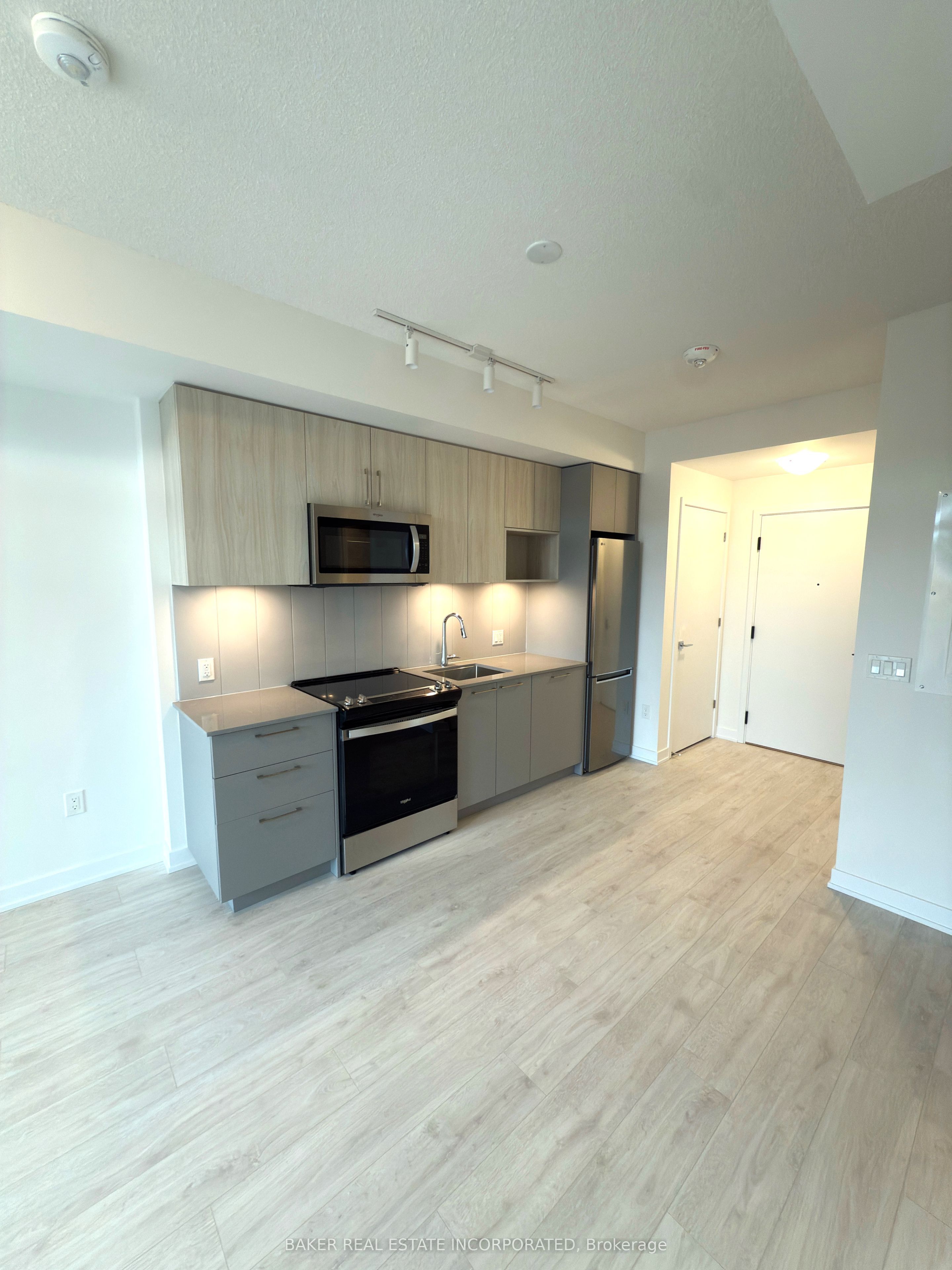 Additional image 3 of 310-500 Plains Road E, Burlington, ON, L7T 0C8