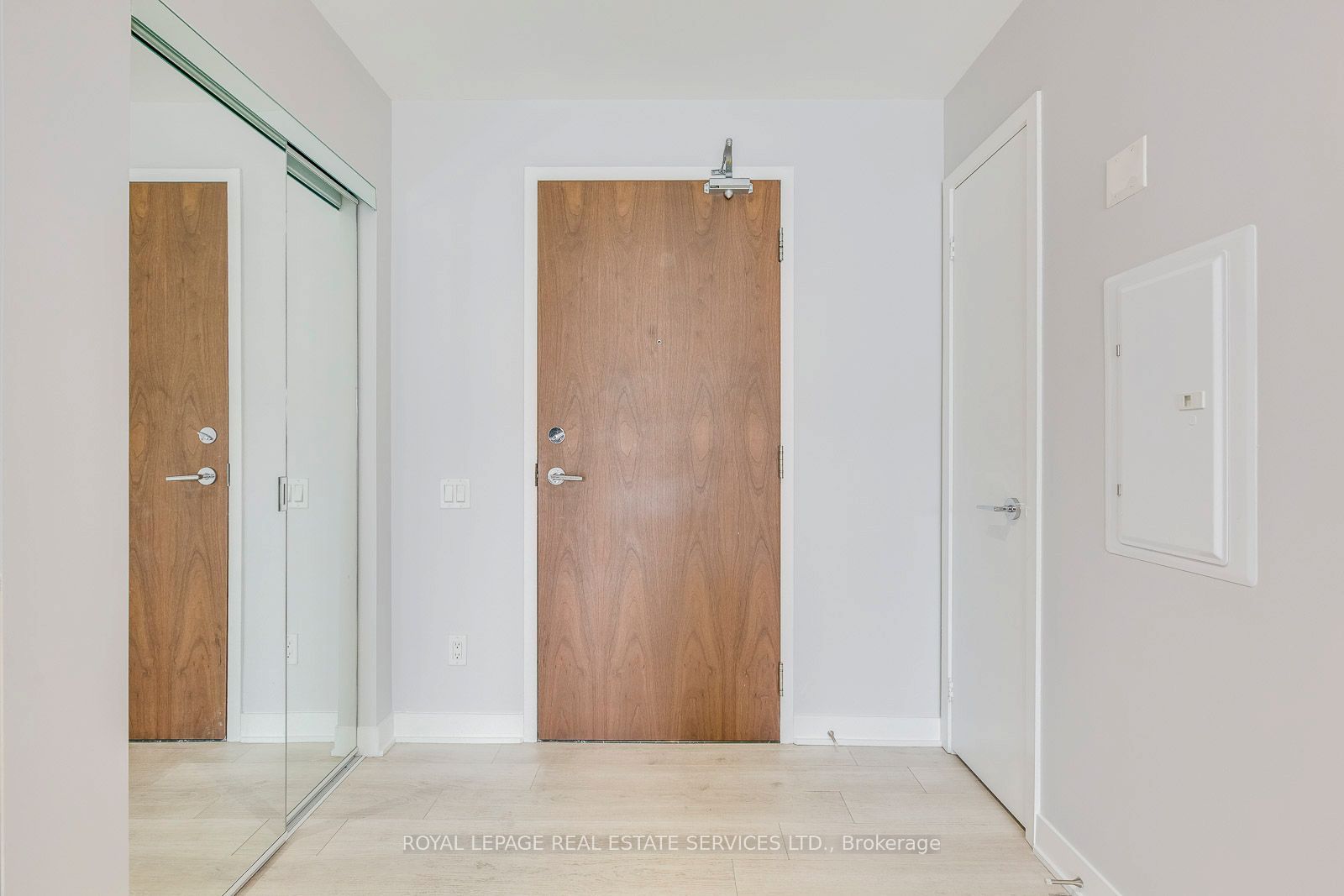 Additional image 4 of 509-90 Queens Wharf Road, Toronto, ON, M5V 0J4