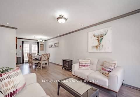 Additional image 2 of 879 Stephenson Road E, Huntsville, ON, P0B 1L0