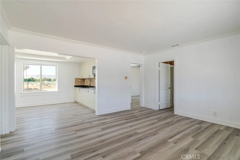 232 E Avenue P5, Palmdale, CA 93550 photo 5