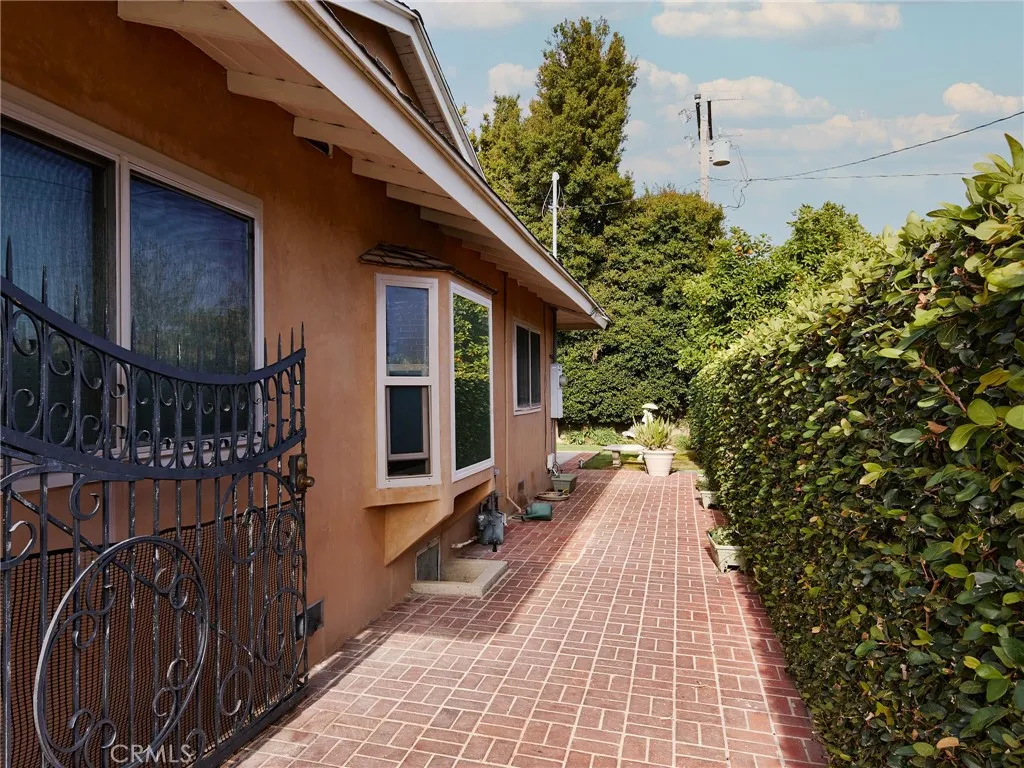 Additional image 39 of 864 Maryland St, El Segundo, CA 90245