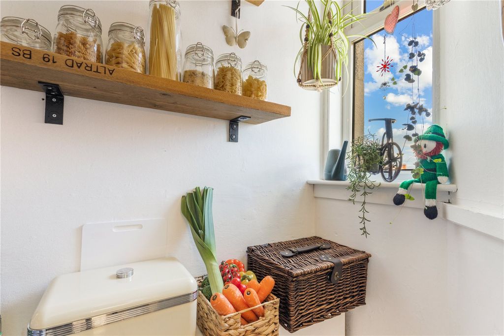 Additional image 13 of 2 bed flat for saleBellfield Road, Stirling FK8