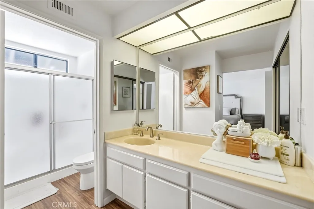 Additional image 46 of 7255 Balboa Blvd Unit 20, Lake Balboa, CA 91406