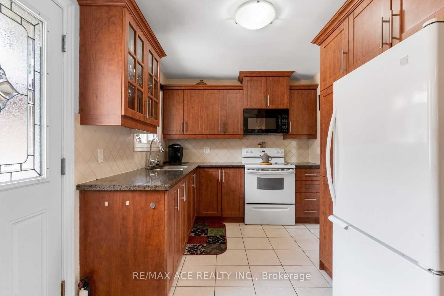 Additional image 6 of Main-27 Oakridge Drive, Toronto, ON, M1M 2A5