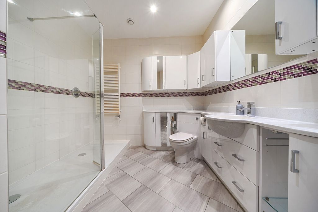 Additional image 17 of 2 bed flat for saleKemnal Road, Chislehurst BR7