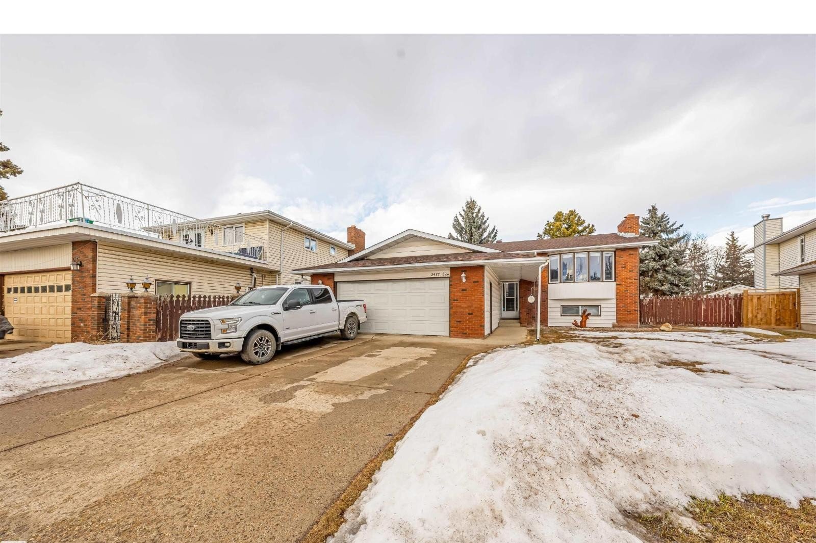 Additional image 8 of 2437 89 Street NW, Edmonton, AB, T6K2Y8