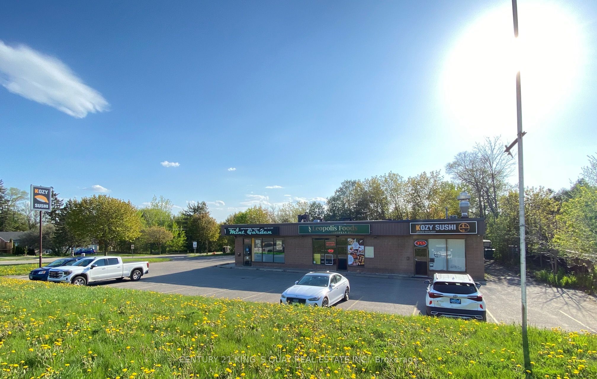17830 Leslie Street, Newmarket, ON, L3Y 3E5