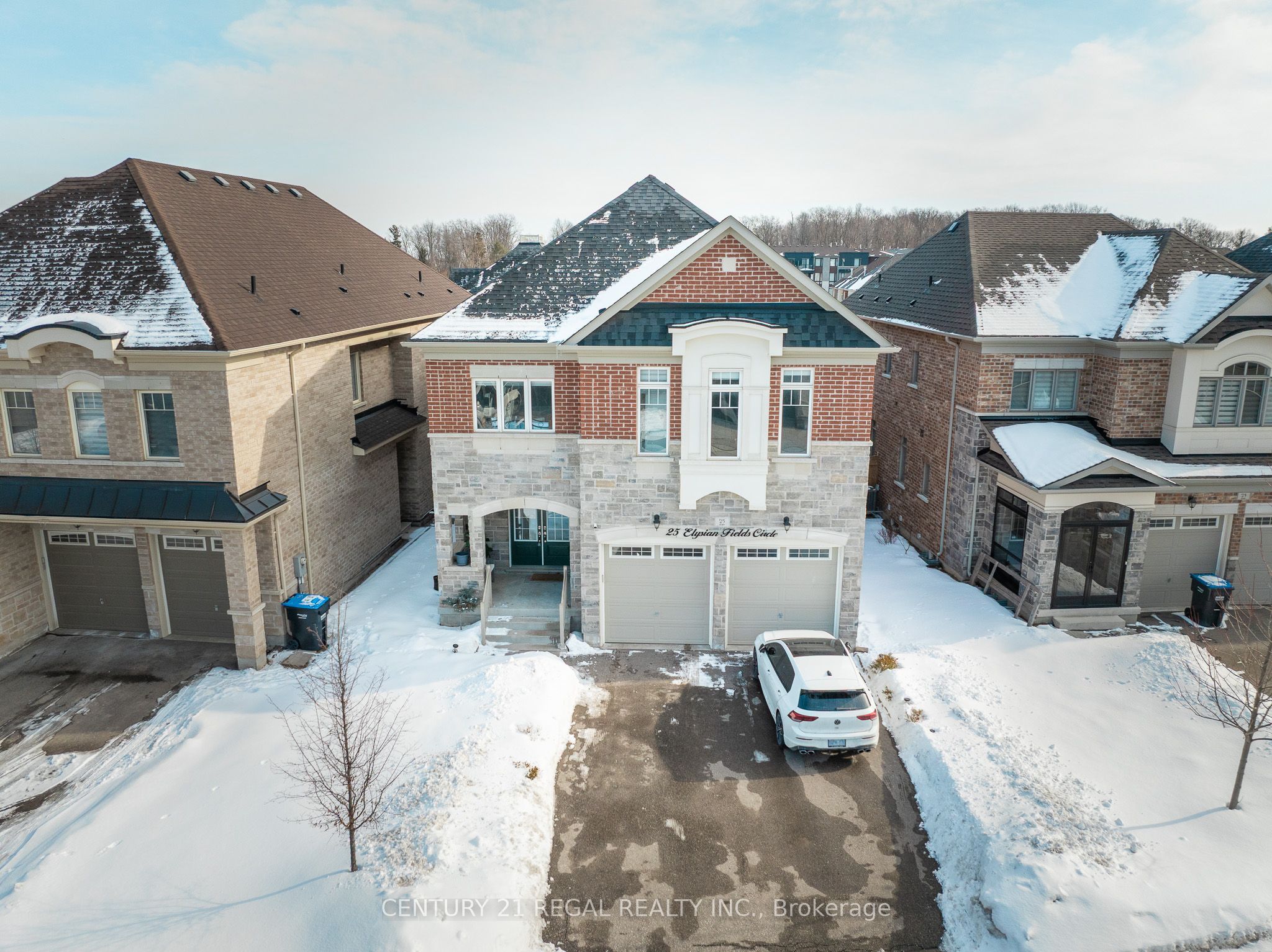 25 Elysian Fields Circle, Brampton, ON, L6Y 6E9 photo 2