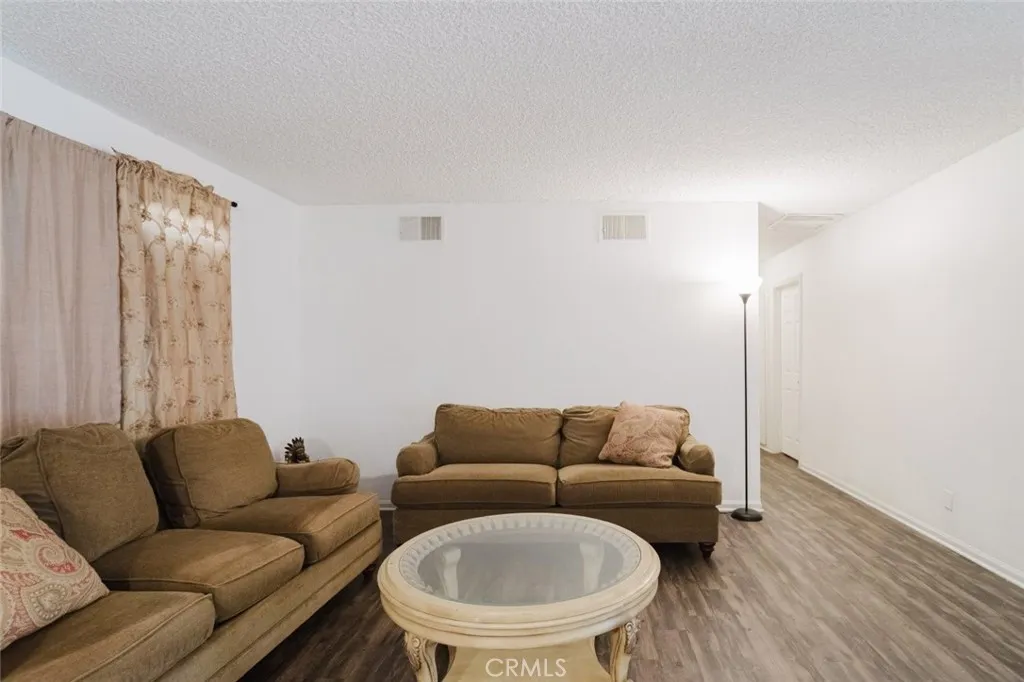45303 6th Street E, Lancaster, CA 93535 photo 5