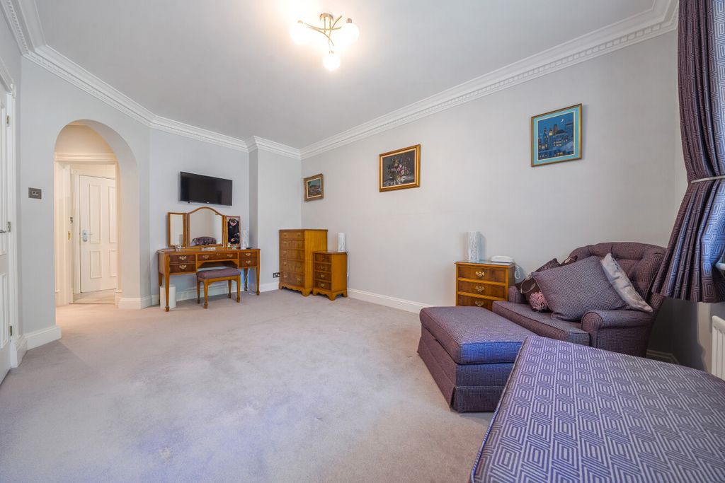 Additional image 11 of 2 bed flat for saleKemnal Road, Chislehurst BR7