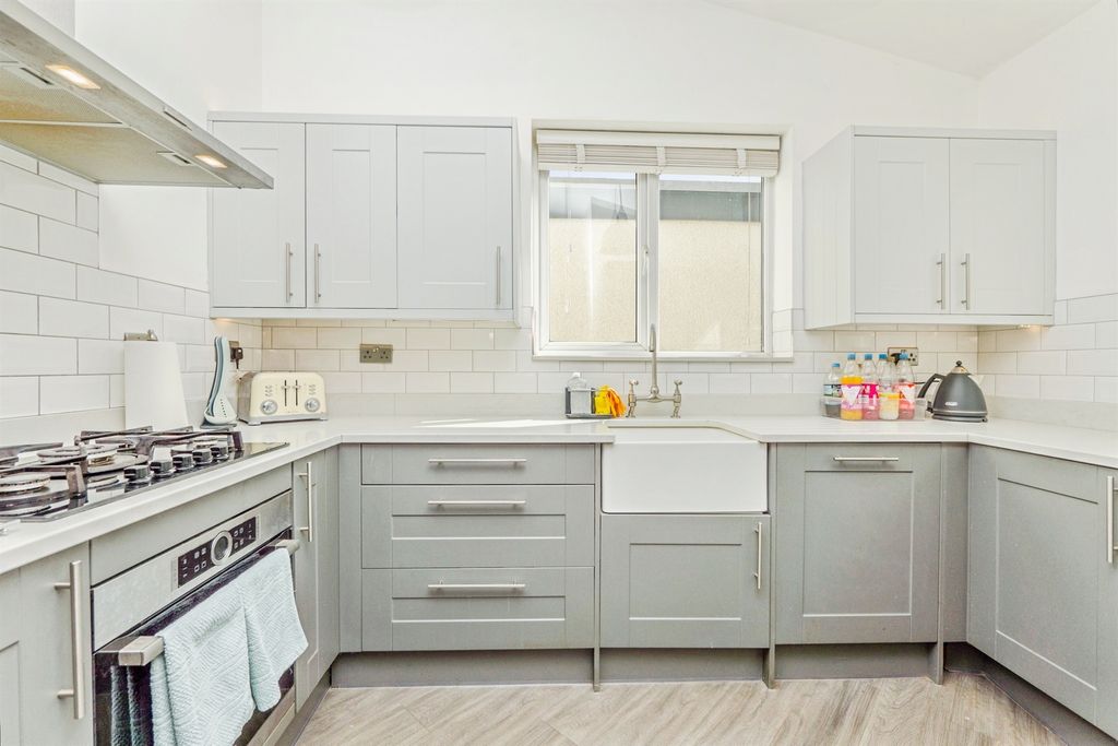 Additional image 6 of 2 bed flat for saleClaude Road, Roath, Cardiff CF24