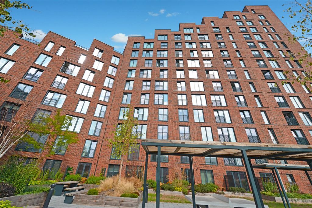 Additional image 3 of 1 bed flat for saleSpringwell Gardens, Leeds LS12