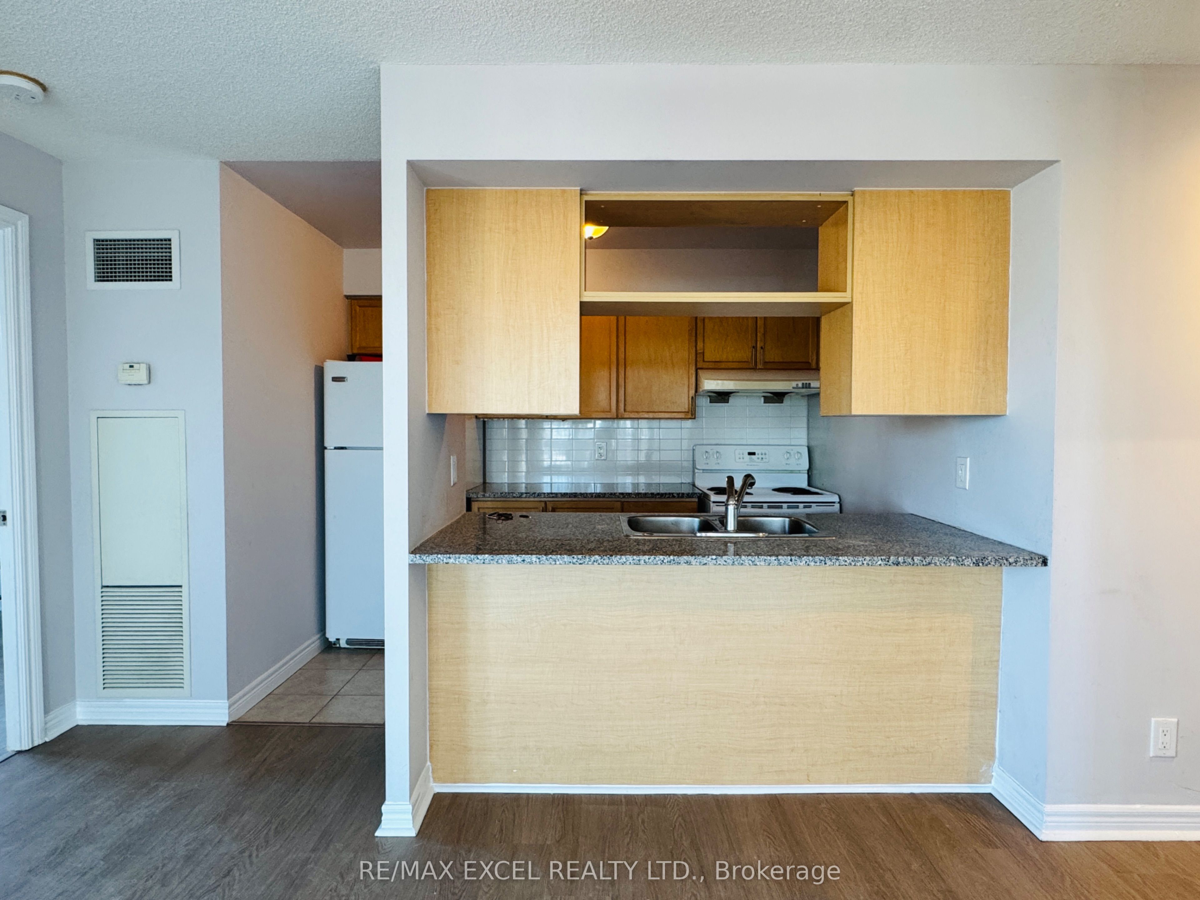 Additional image 4 of 1102-70 Town Centre Court, Toronto, ON, M1P 4Y7