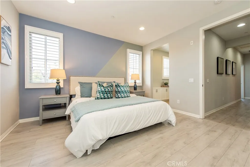 Additional image 73 of 68 Origin, Irvine, CA 92618