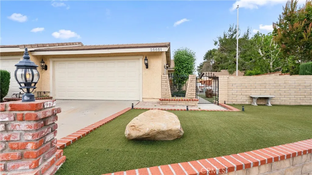25651 Ramada Dr, Valencia, CA 91355 photo 2