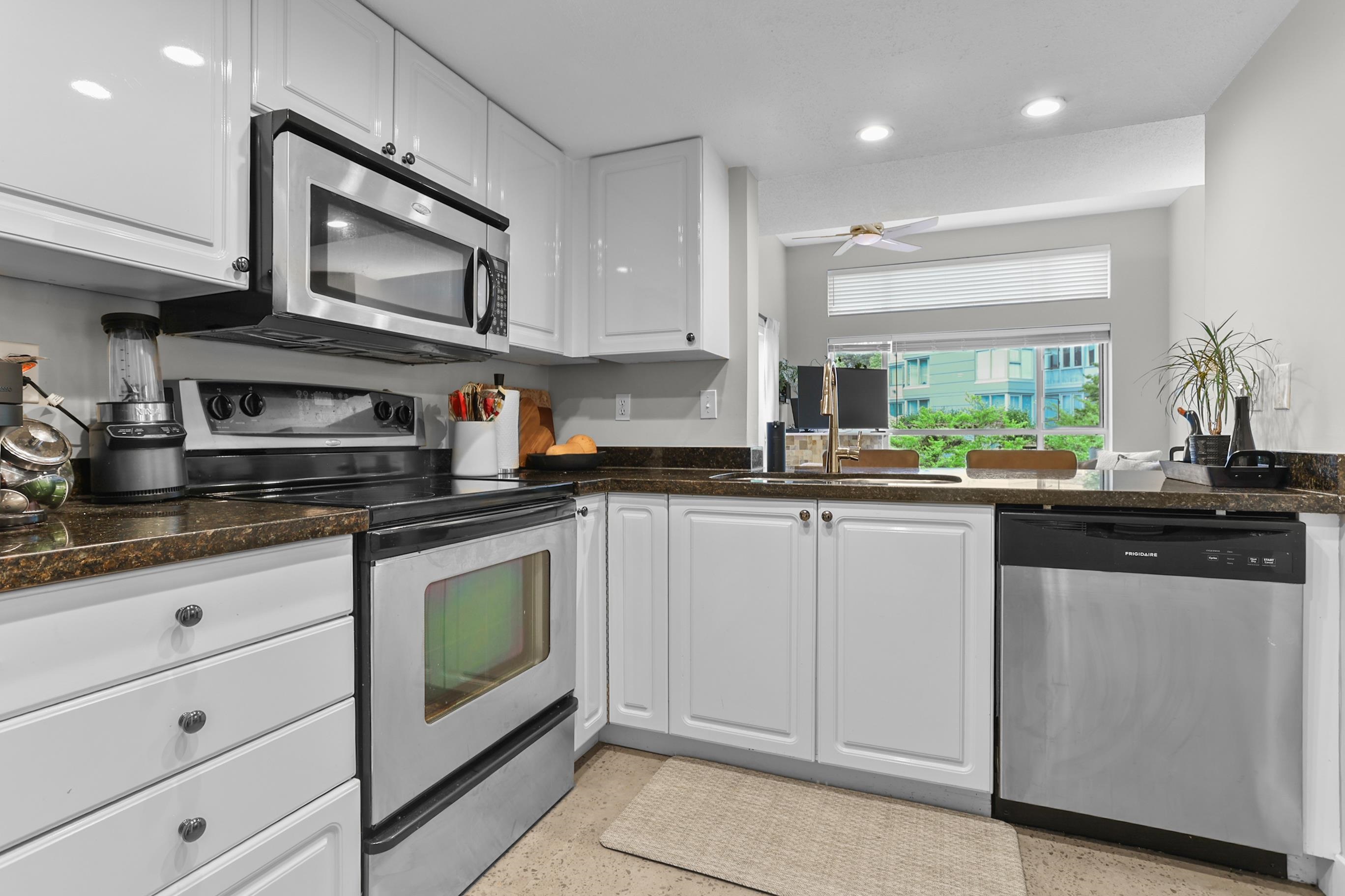 Additional image 5 of 402-220 Newport Drive, Port Moody, BC, V3H 5B8