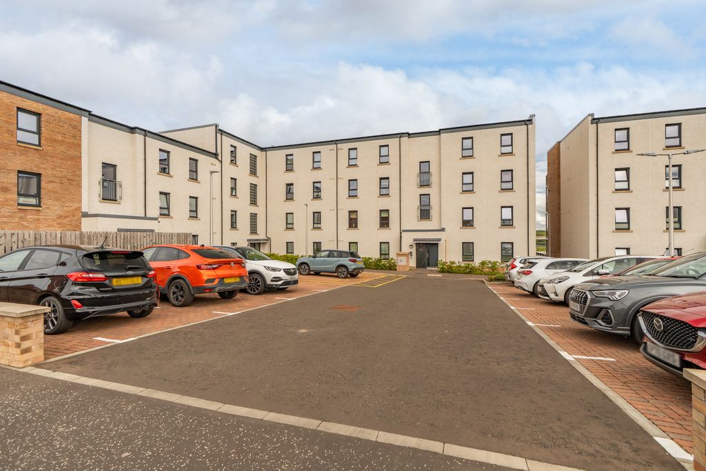 Additional image 14 of 2 bed flat for sale50 Canal View, Winchburgh EH52