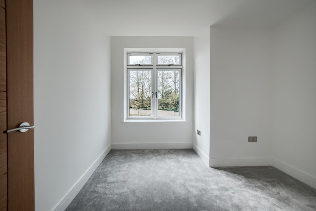 Additional image 14 of 2 bed flat for saleFlat 4, Benson Road, Stratford-Upon-Avon CV37