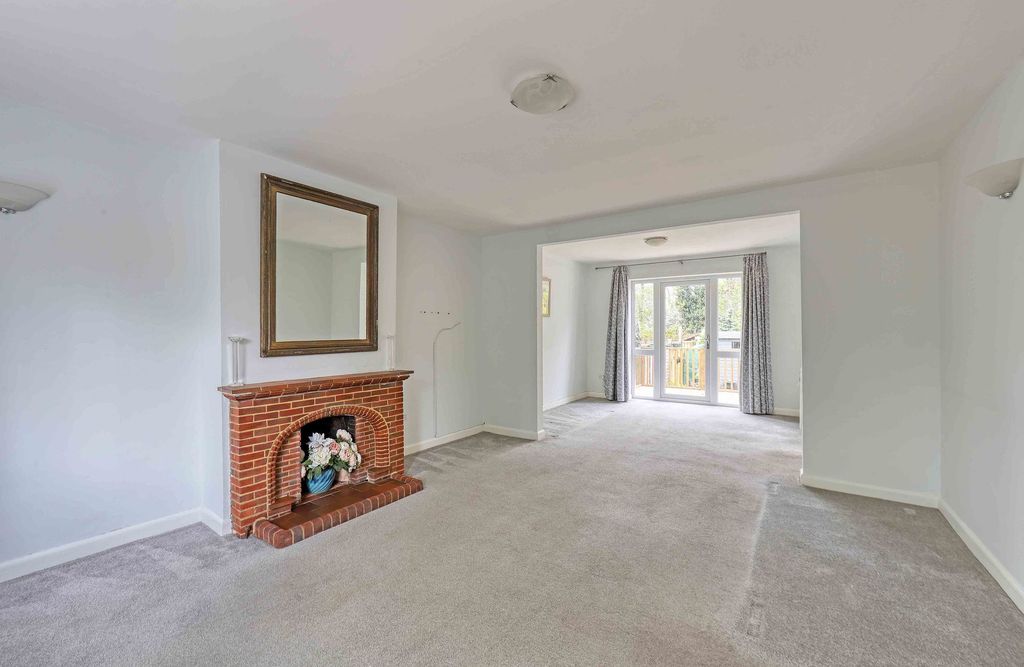 Additional image 2 of 4 bed semi-detached house for saleRay Park Road, Maidenhead SL6