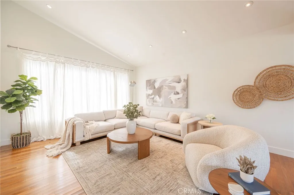 Additional image 8 of 19281 Berclair Lane, Tarzana, CA 91356