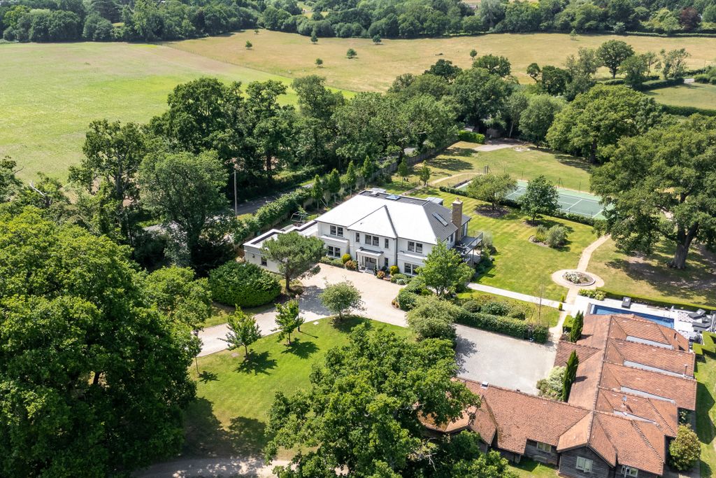 Additional image 18 of 9 bed property for saleStubbs Hill Lane, Binfield, Berkshire RG42