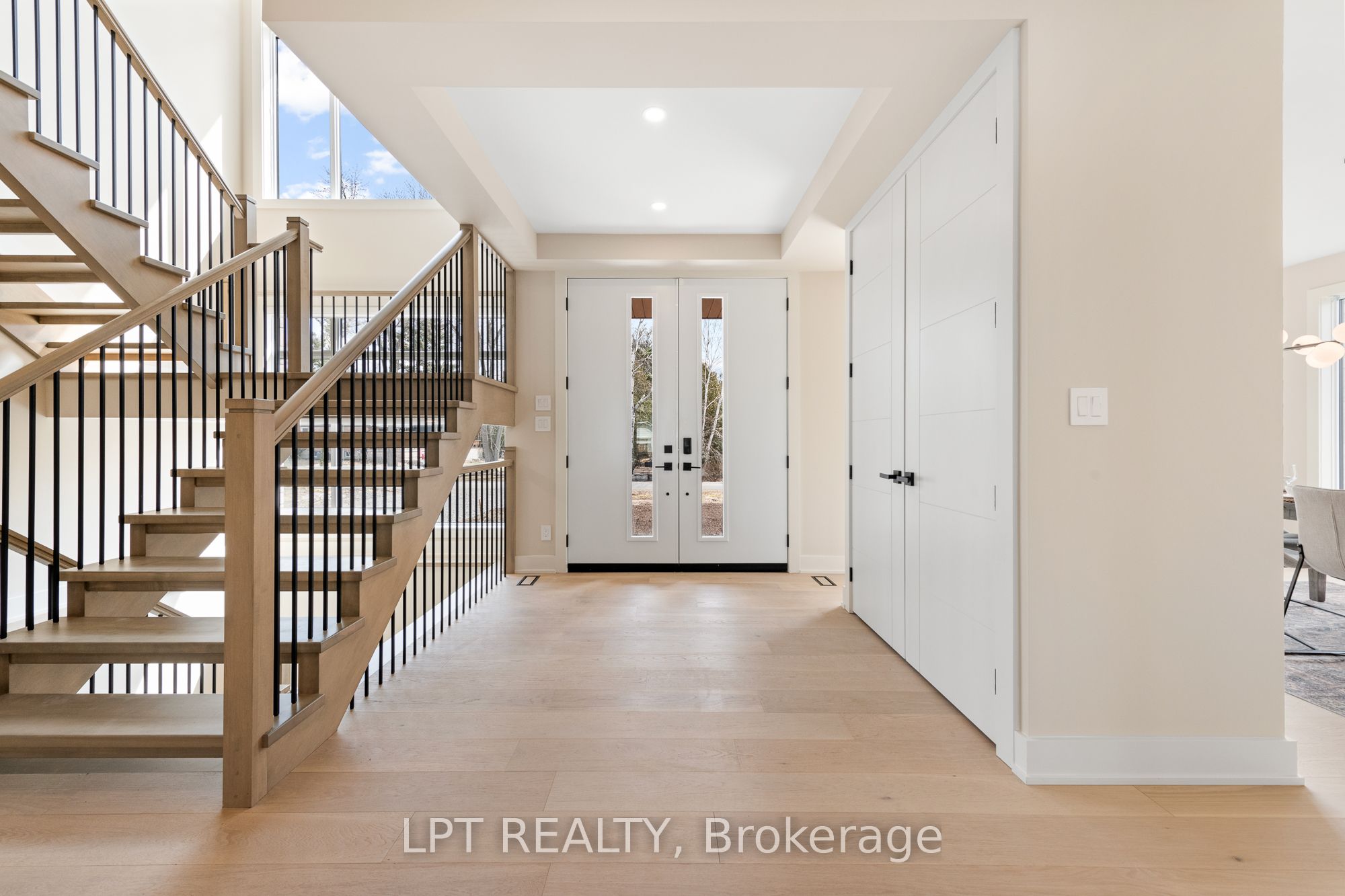 Additional image 2 of 400 Ashbee Court, Ottawa, ON, K4M 0A8