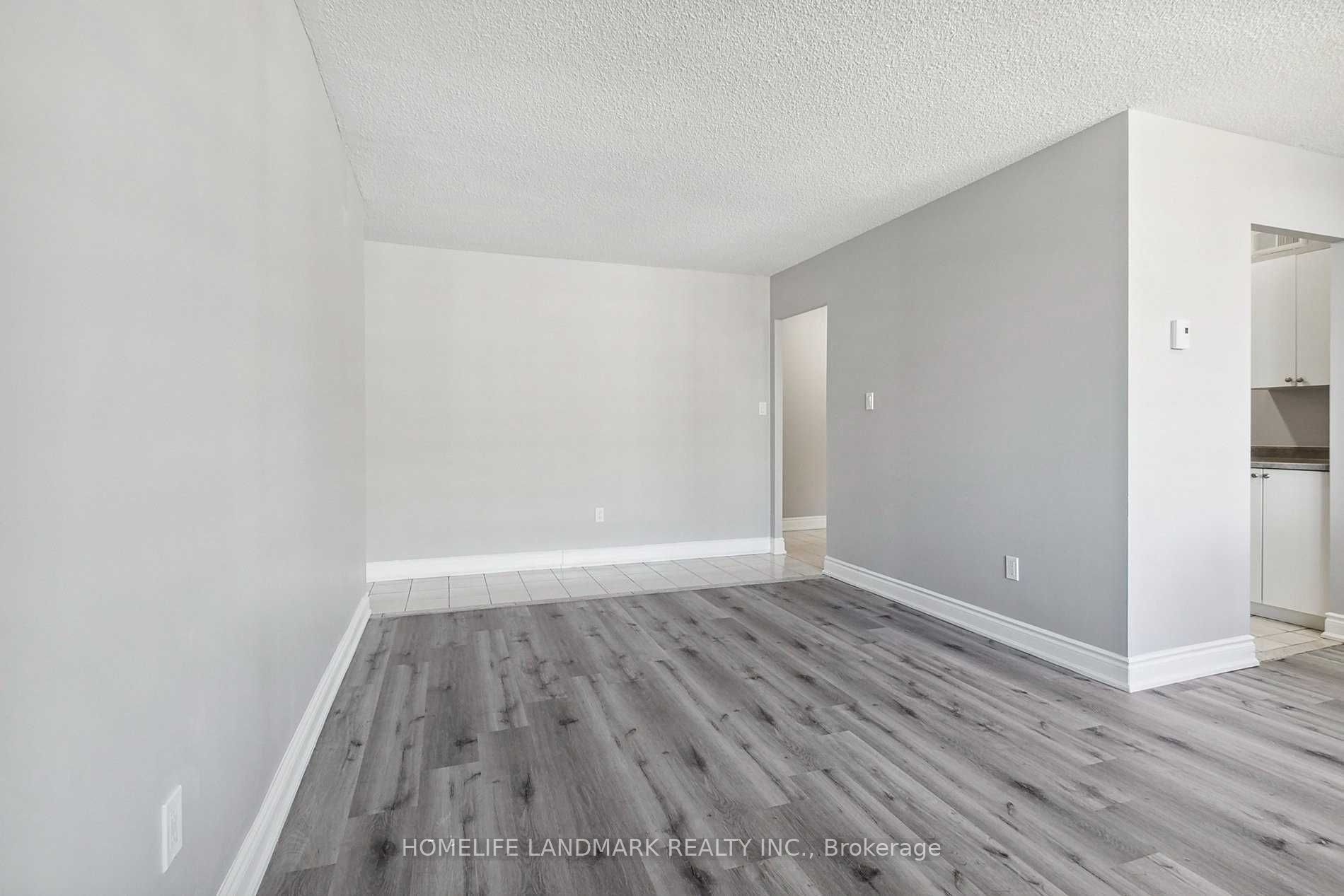 Additional image 3 of 1006-1250 Bridletowne Circle, Toronto, ON, M1W 2V1