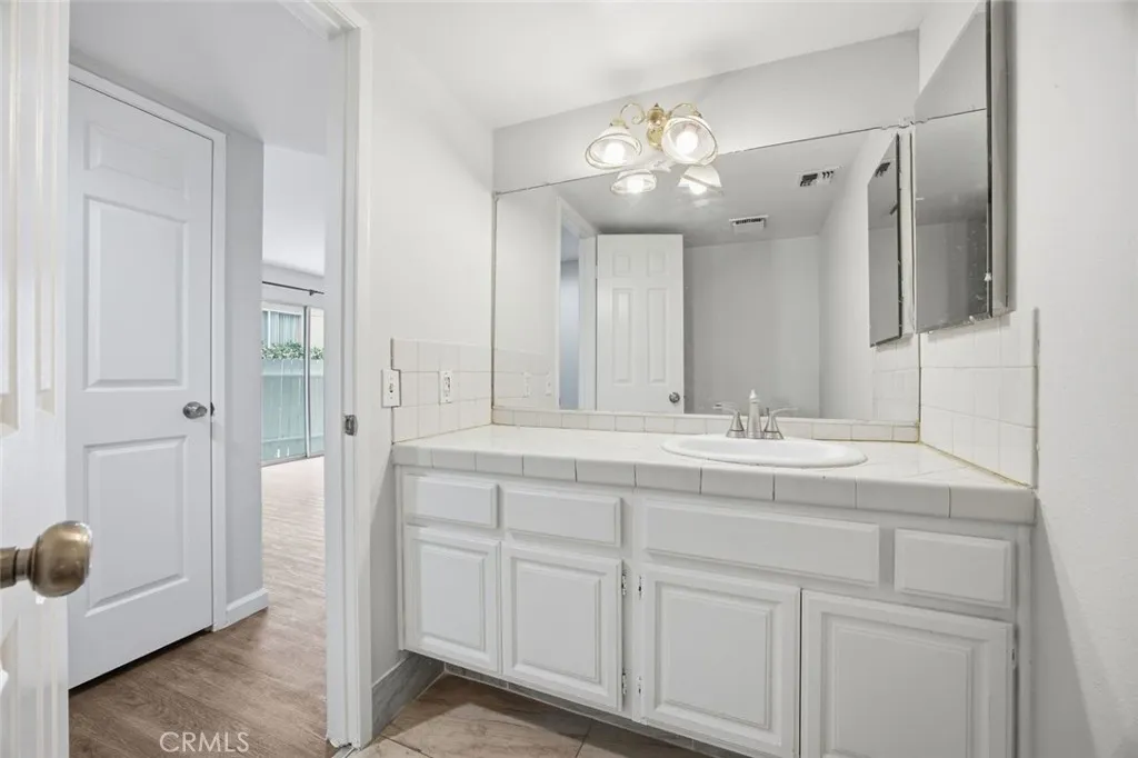 Additional image 34 of 8927 Cedros Avenue Unit 8, Panorama City, CA 91402