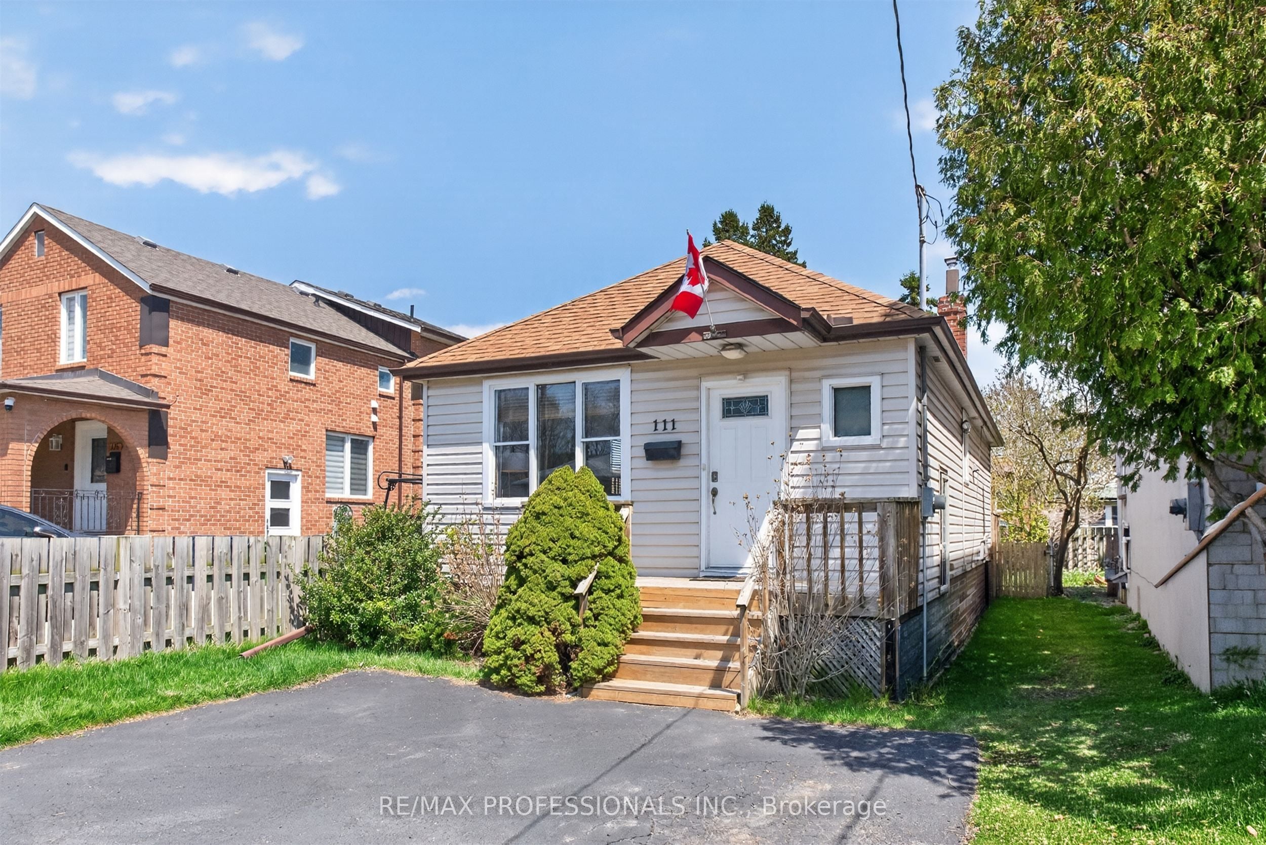 Additional image 3 of 111 Seventeenth Street, Toronto, ON, M8V 3K5