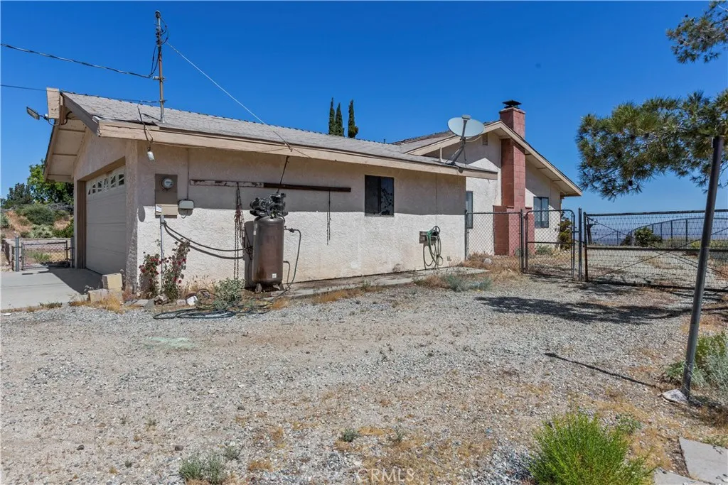Additional image 32 of 8451 Zohra Canyon Rd, Pinon Hills, CA 92372