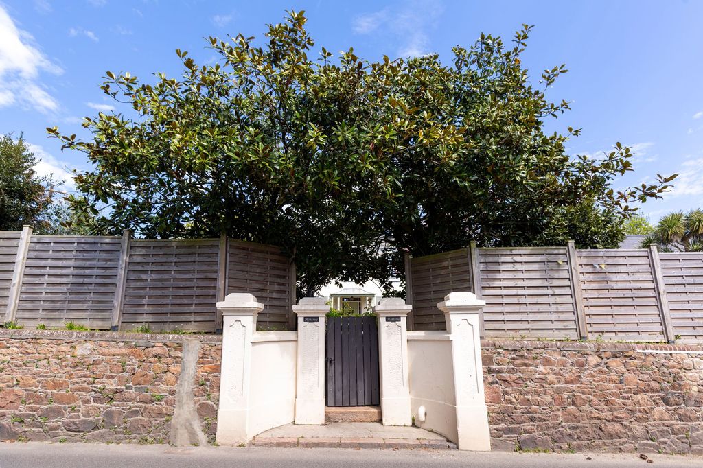 Additional image 49 of 5 bed end terrace house for saleMontrose, St Clement JE2