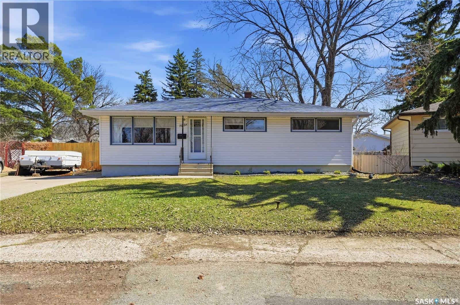 709 Inver Crescent E, Regina, SK, S4N2K7