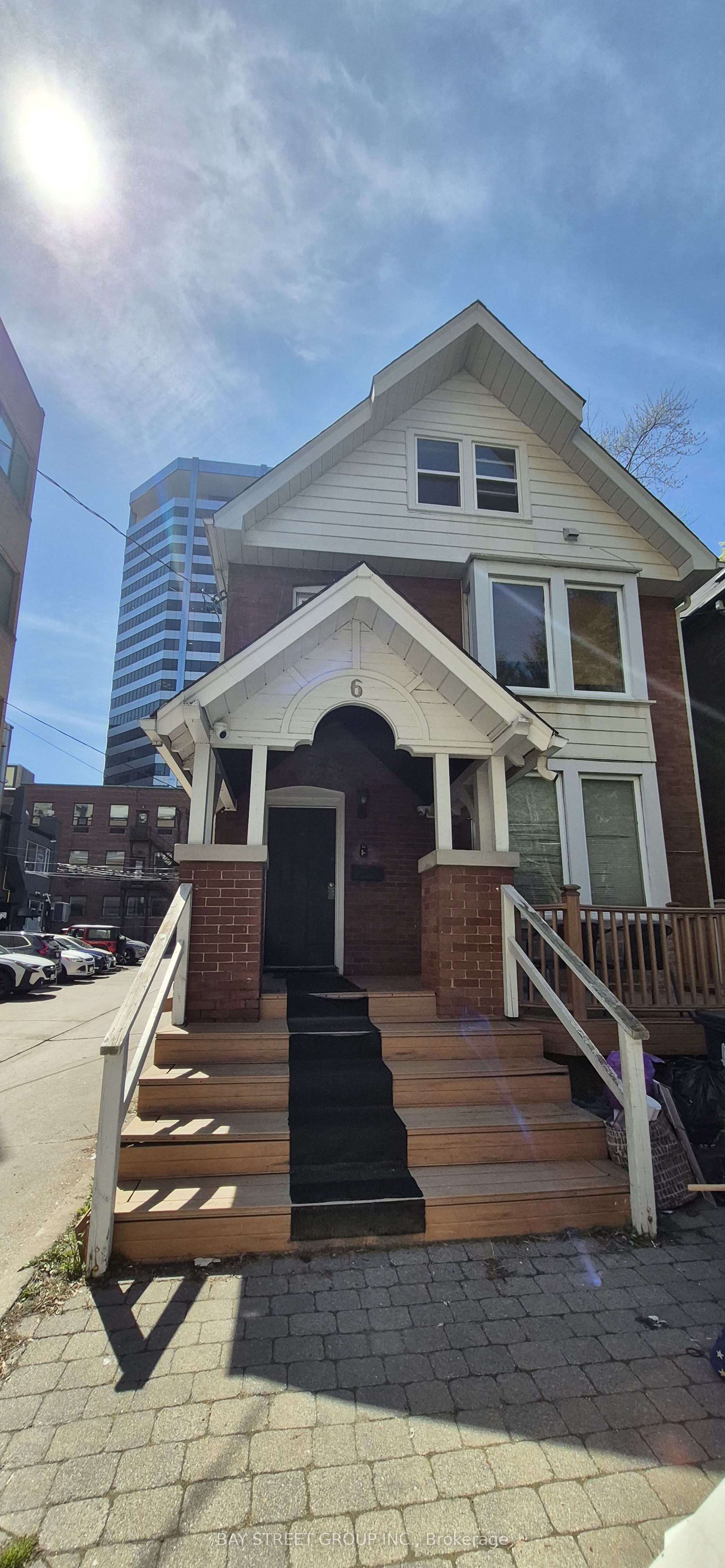 6 Ferndale Avenue, Toronto, ON, M4T 2B3