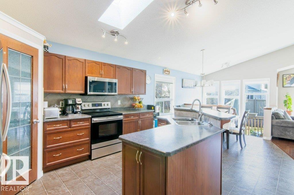Additional image 3 of 6103 5 Avenue SW, Edmonton, AB, T6X0E8
