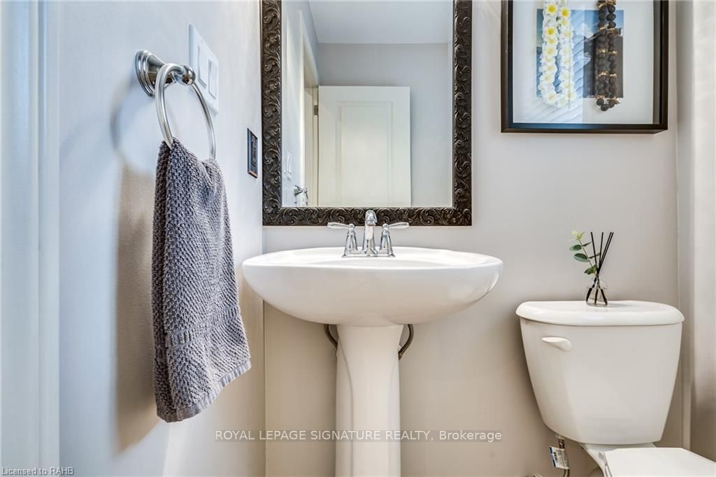 8 Blue Ribbon Way, Hamilton, ON, L0R 1C0 photo 3