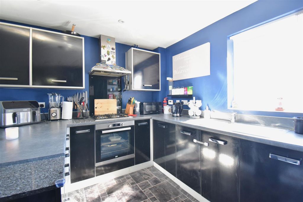 Additional image 5 of 2 bed flat for saleTop Floor Modern Apartment, Snowberry Walk, St George BS5