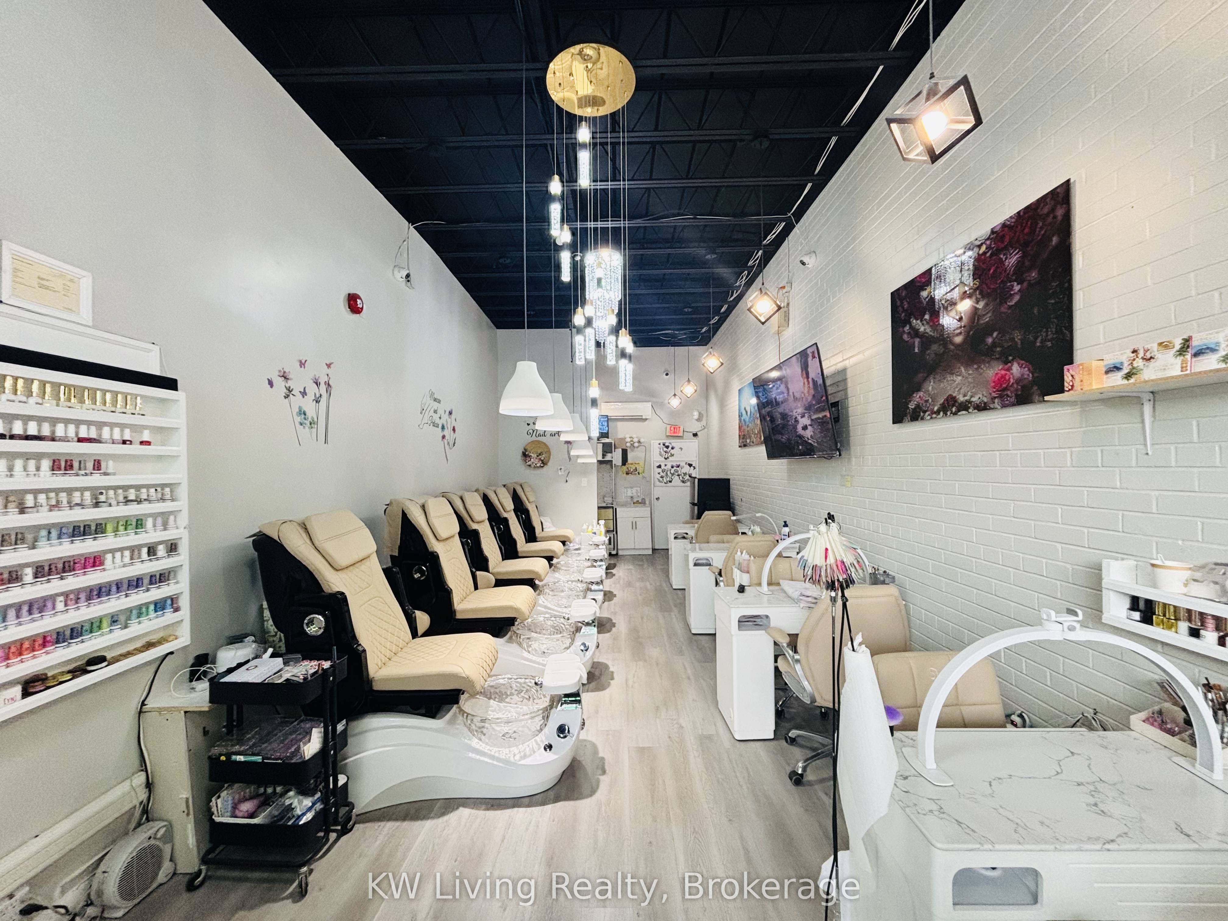Additional image 4 of 356A Lakeshore Road W, Mississauga, ON, L5H 1H3