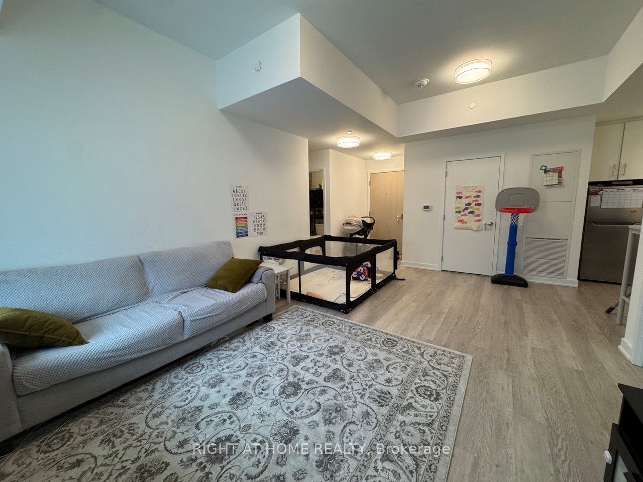 Additional image 5 of 202-3 Strathgowan Avenue, Toronto, ON, M4N 1B8