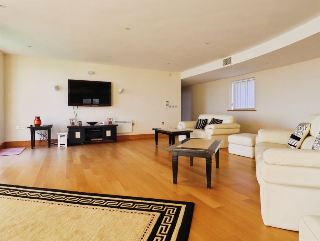 Additional image 10 of 2 bed flat for saleHayes Road, Sully, Penarth CF64