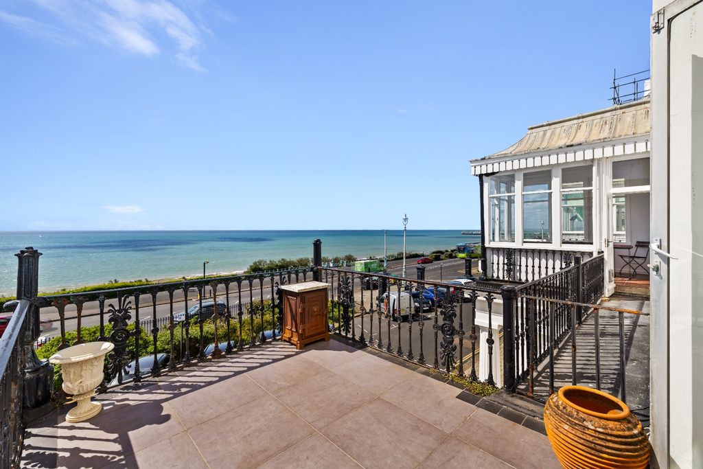 Additional image 5 of 3 bed flat for saleChichester Terrace, Brighton, East Sussex BN2