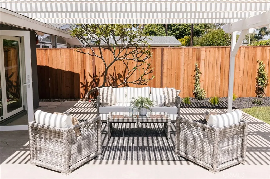 Additional image 103 of 2566 Oxford Ln, Costa Mesa, CA 92626