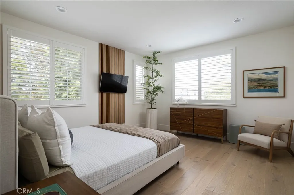 Additional image 49 of 293 Mesa Dr, Costa Mesa, CA 92627