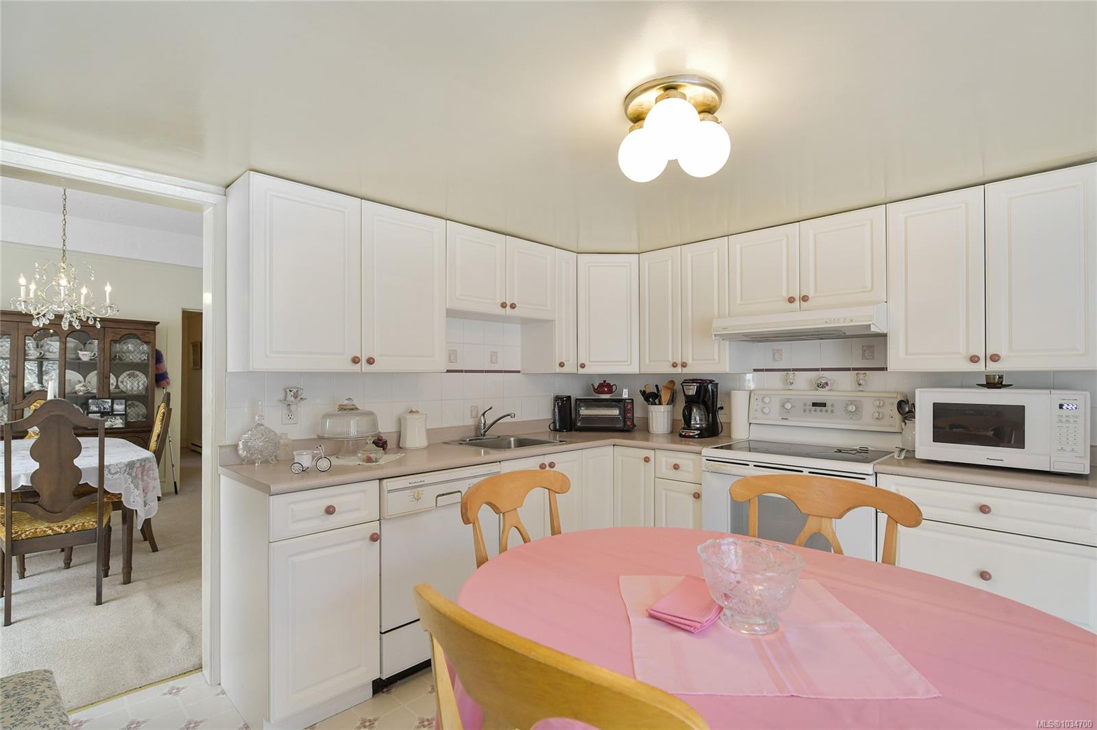 1701 Stanley Avenue, Victoria, BC, V8R 3X1 photo 5