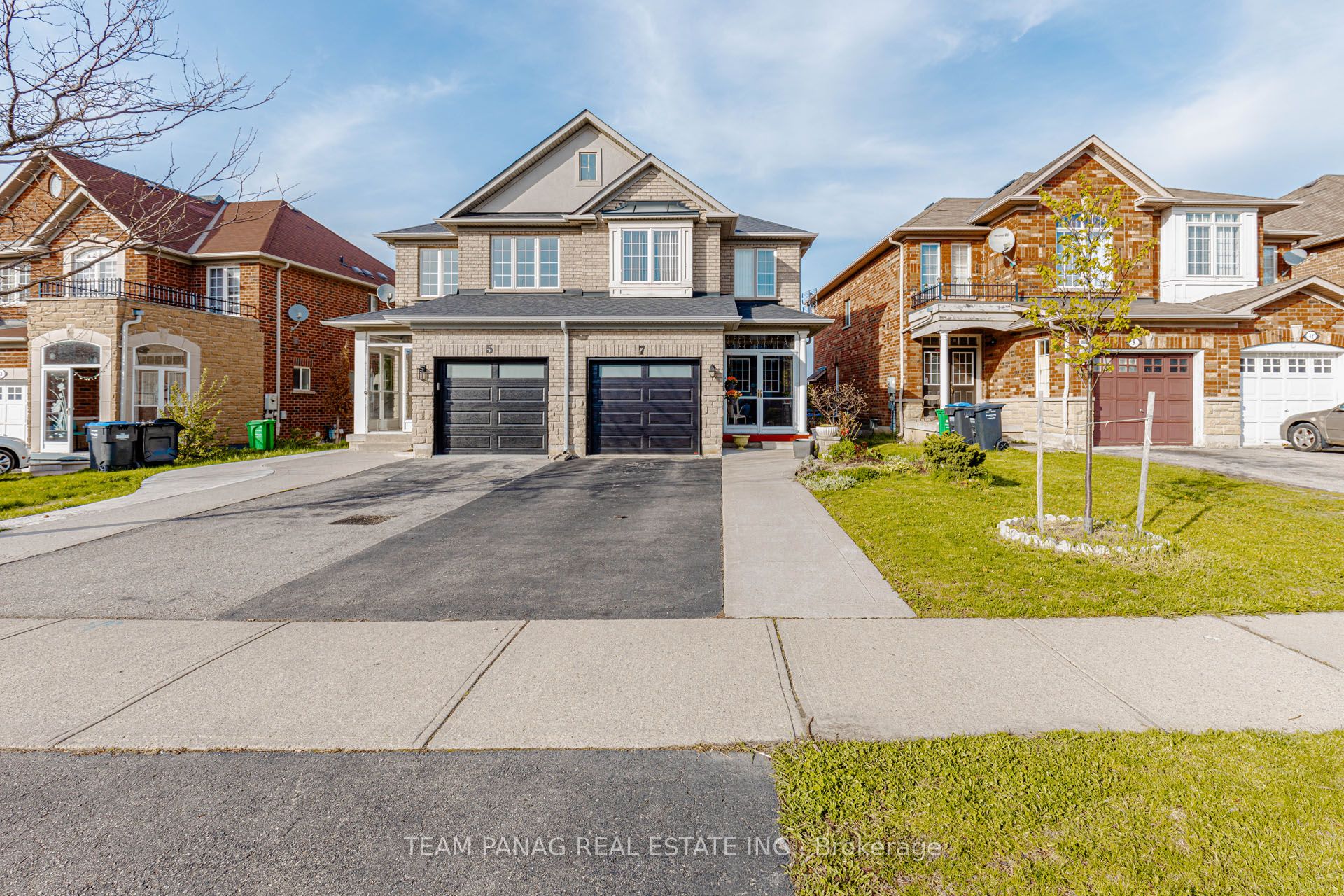 7 Cherryplum Way, Brampton, ON, L6S 6J8 photo 2