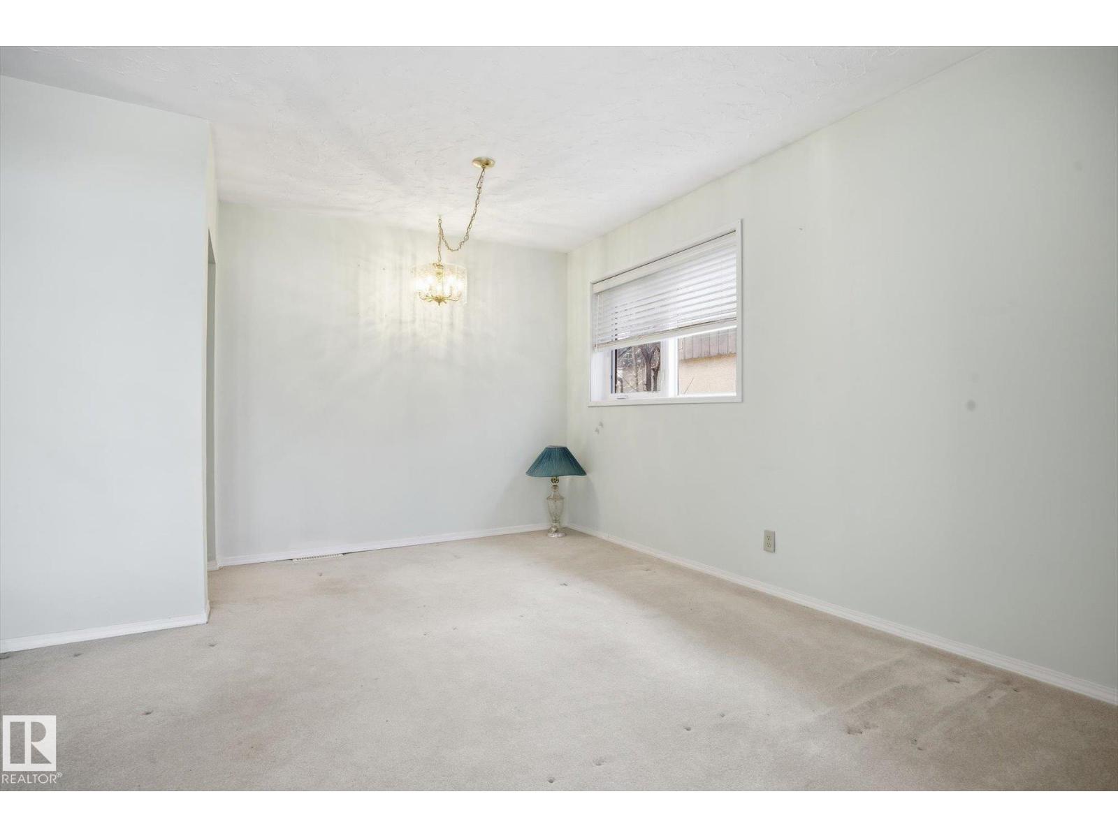 Additional image 5 of 10667 65 Street NW, Edmonton, AB, T6A2N9